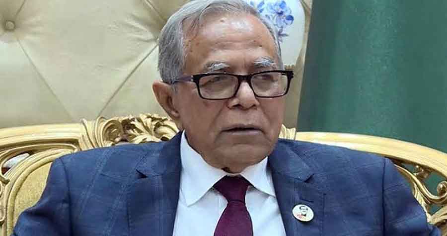 আত্মগোপনের পর গোপনে দেশ ছাড়লেন সাবেক রাষ্ট্রপতি আবদুল হামিদ