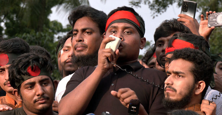 দাবি আদায় না হওয়া পর্যন্ত রাজপথ ছাড়বেন না: এনসিপি নেতা হাসনাত আবদুল্লাহ