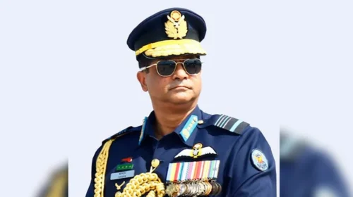 সরকারি সফরে ইতালিতে গেলেন বিমান বাহিনী প্রধান হাসান মাহমুদ খাঁন