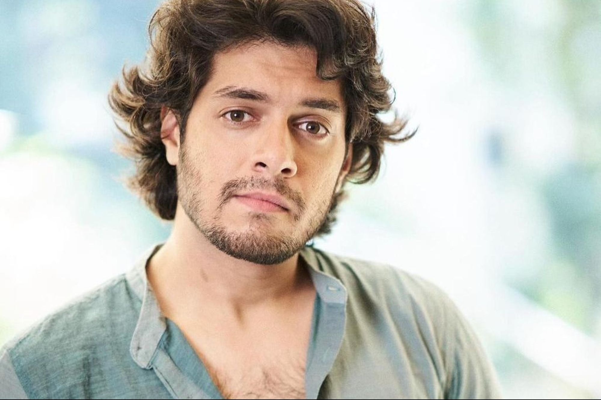 নিজের পথে হাঁটতে চান জুনেইদ খান, বাবার ছায়া এড়িয়ে গড়ছেন ক্যারিয়ার