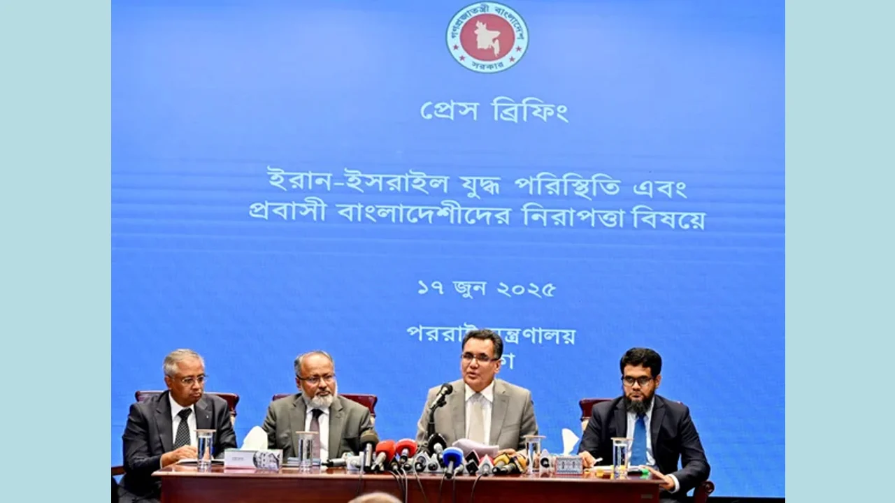 ইরানে ২ হাজারের বেশি বাংলাদেশি, ৪০০ জন তেহরানে: নিরাপত্তা নিয়ে উদ্বেগে সরকার