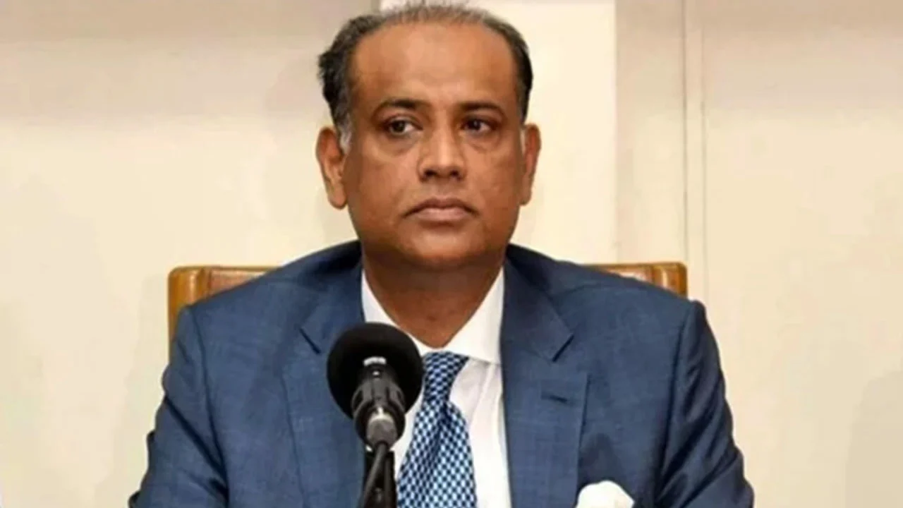 যুক্তরাজ্যে সাবেক ভূমিমন্ত্রী সাইফুজ্জামানের সম্পদ জব্দ, আলজাজিরার অনুসন্ধানে তথ্য প্রকাশ