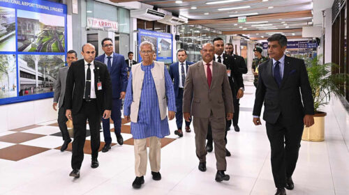ড. মুহাম্মদ ইউনূস যুক্তরাজ্যের উদ্দেশে ঢাকা ত্যাগ করেছেন