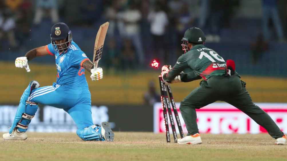 রাজনৈতিক জটিলতায় স্থগিতের পথে বাংলাদেশ সফর, ভারতীয় ক্রিকেট দলের আসা অনিশ্চিত